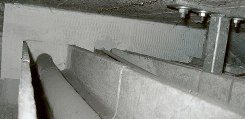 Beispiel Brandabschottung: asbesthaltige Brandschutzplatten (schwachgebundener Asbest).